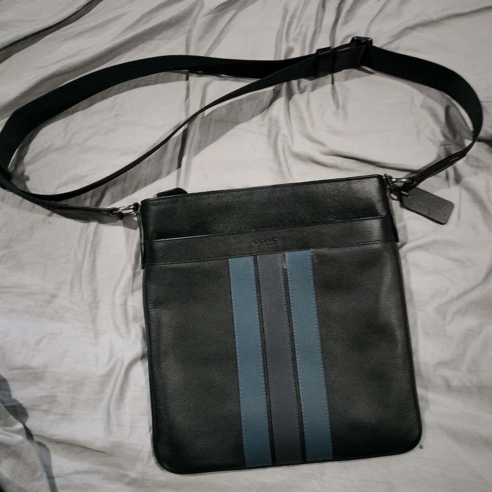 Coach bag w varsity stripe
